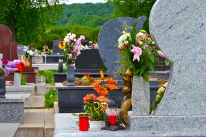 Comunicazione lo svolgimento a un funerale e chiedere l'ammissione nel cimitero